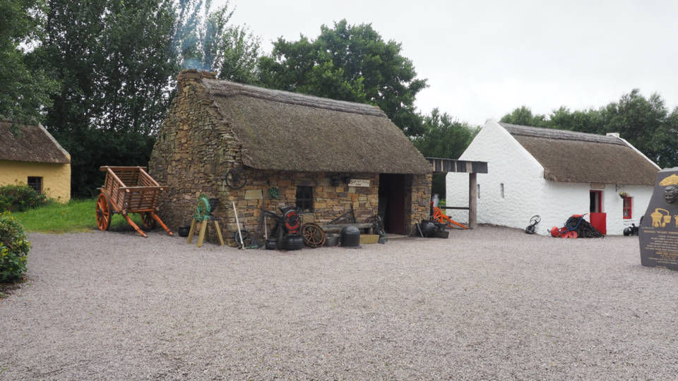 Kerry Bog Village, Glenbeigh